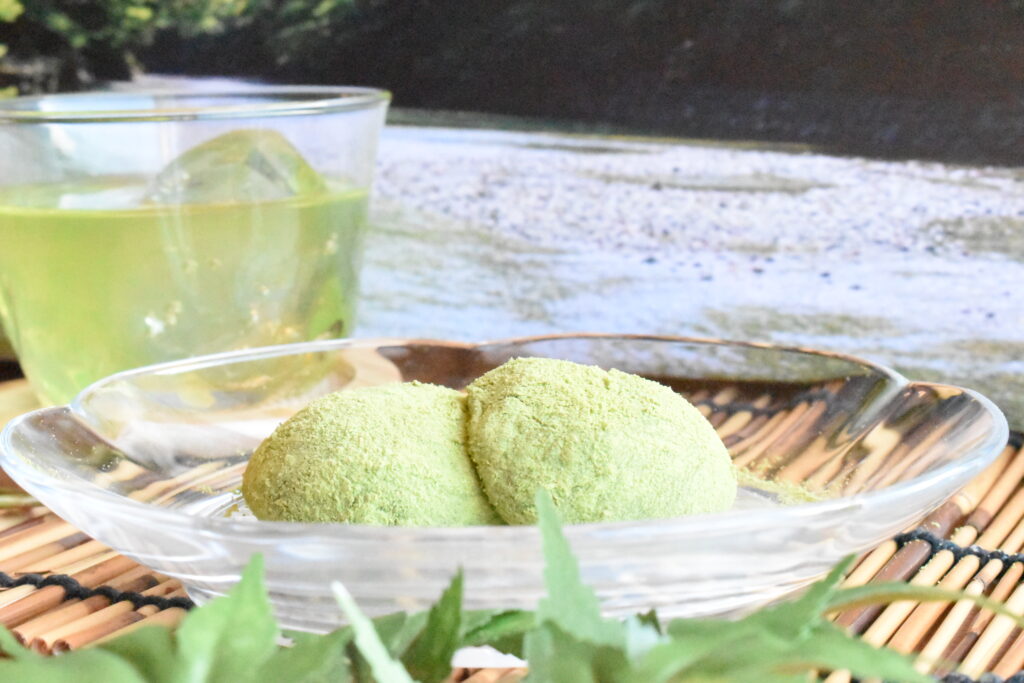 伊勢茶わらび餅と伊勢茶