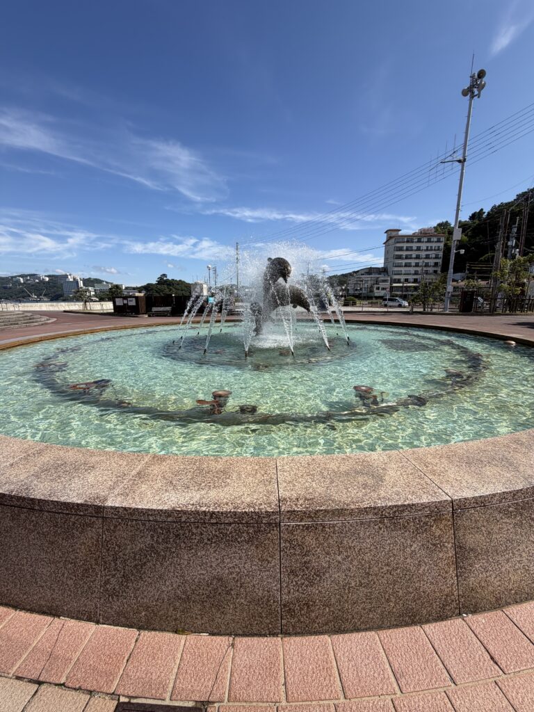 イルカの噴水