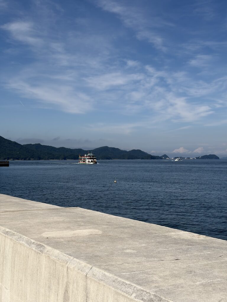 鳥羽の海と遊覧船