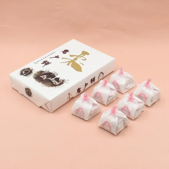 岩戸屋の和菓子「栗岩戸餅」